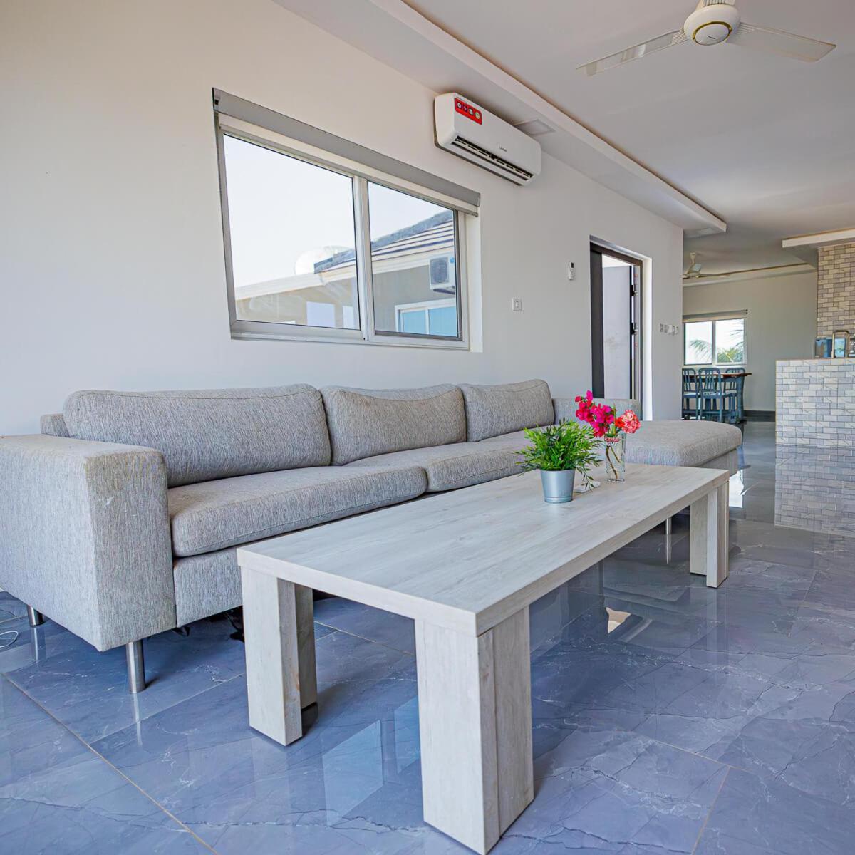 Ocean Villa Heights Brufut Luaran gambar