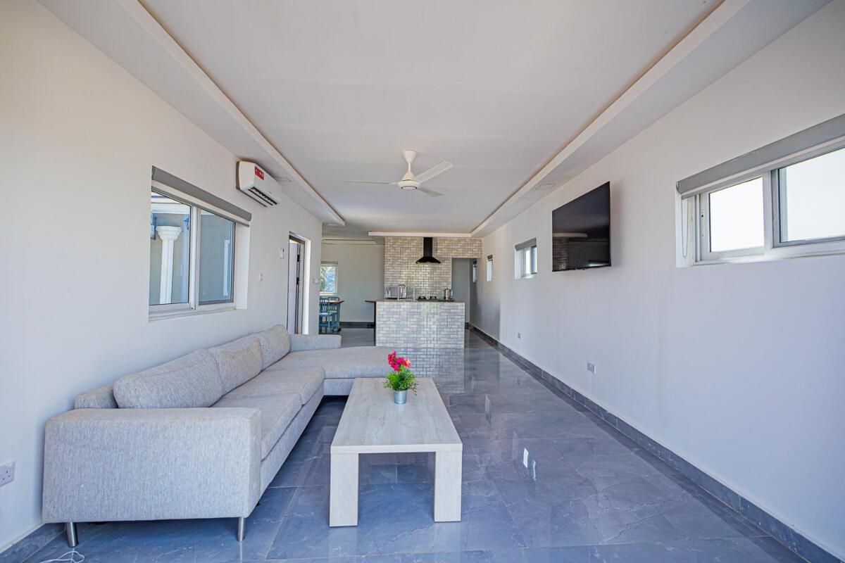 Ocean Villa Heights Brufut Luaran gambar