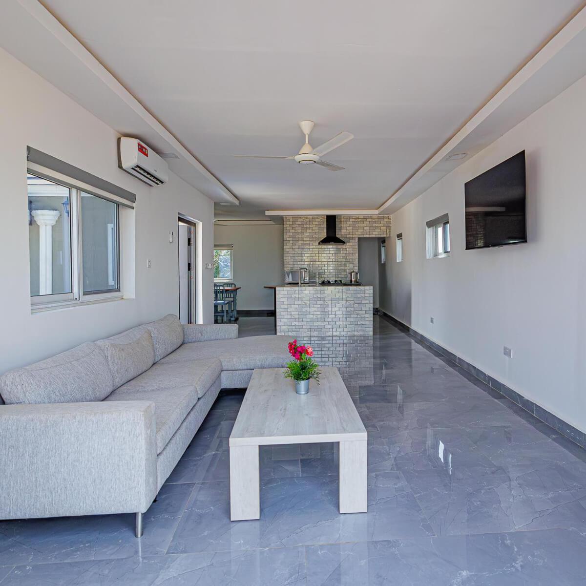 Ocean Villa Heights Brufut Luaran gambar