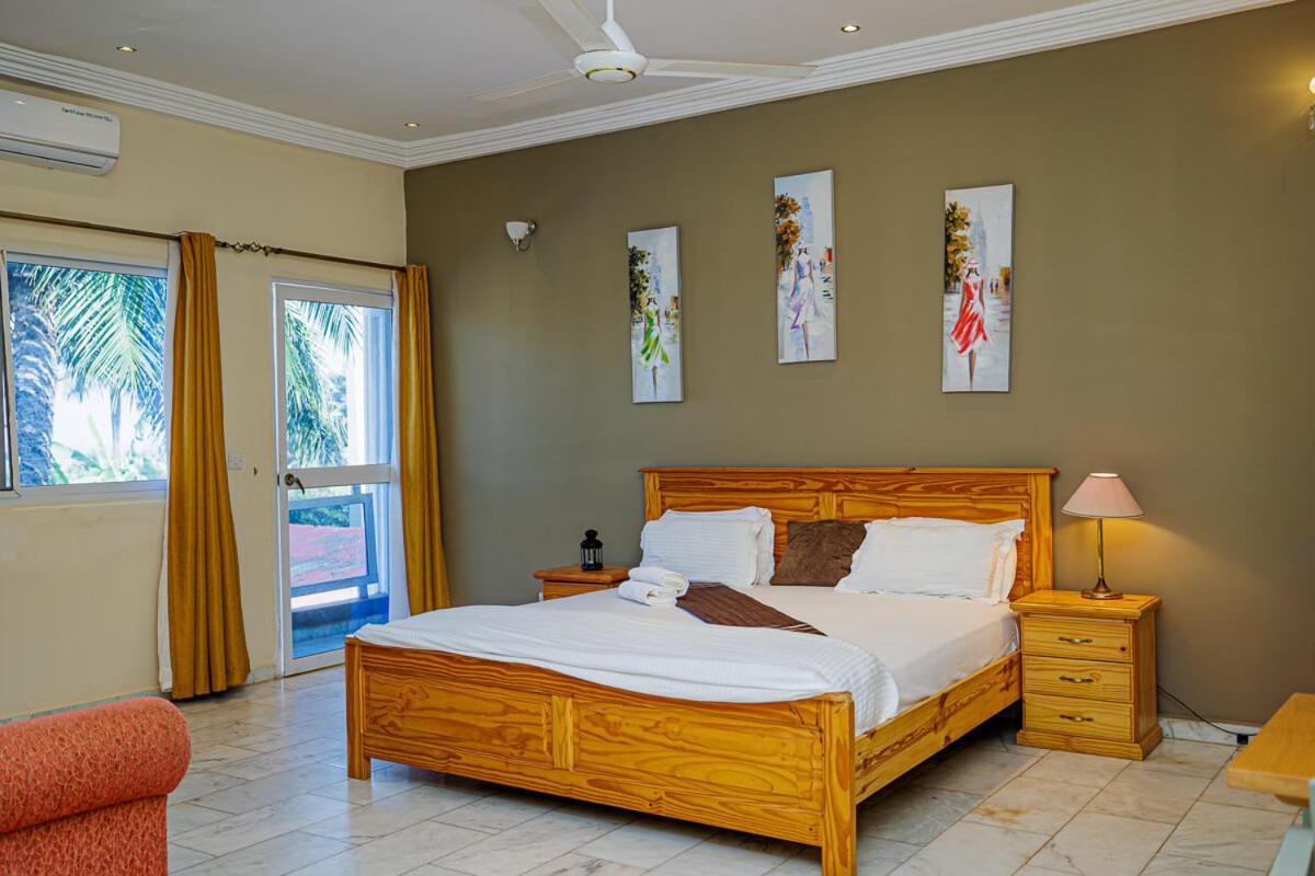 Ocean Villa Heights Brufut Luaran gambar