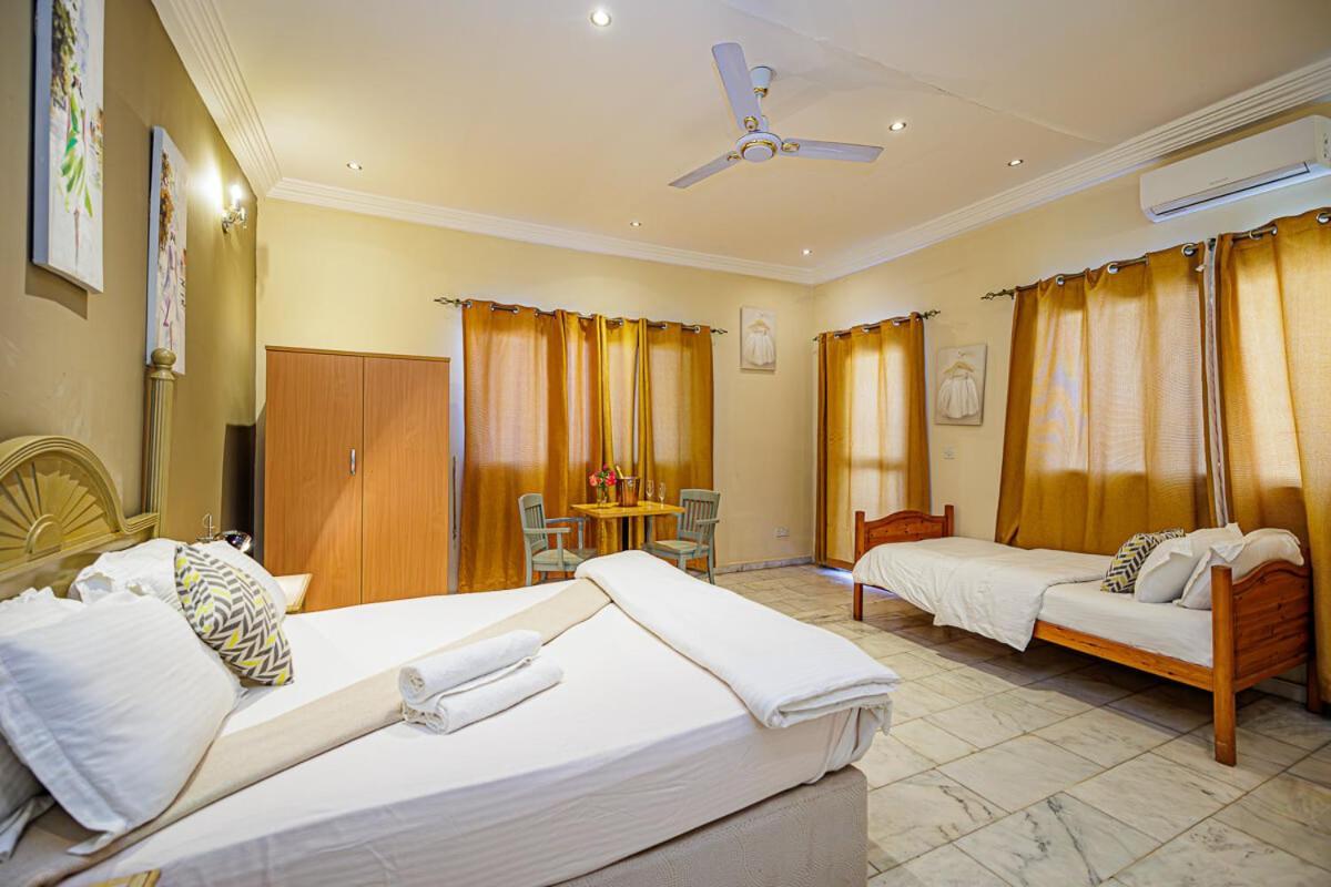 Ocean Villa Heights Brufut Luaran gambar